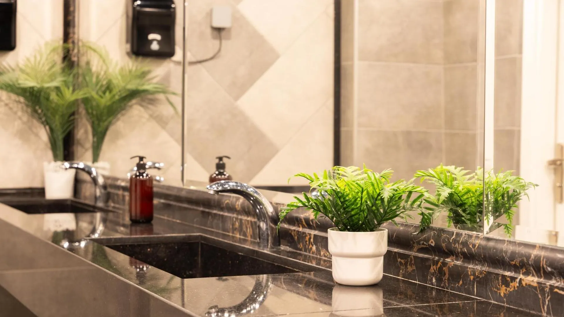 Hostel The Central House Istanbul Galata